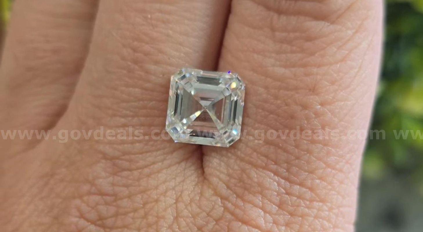 4.09 Carat Square Emerald Diamond VS1 (Asscher Cut)