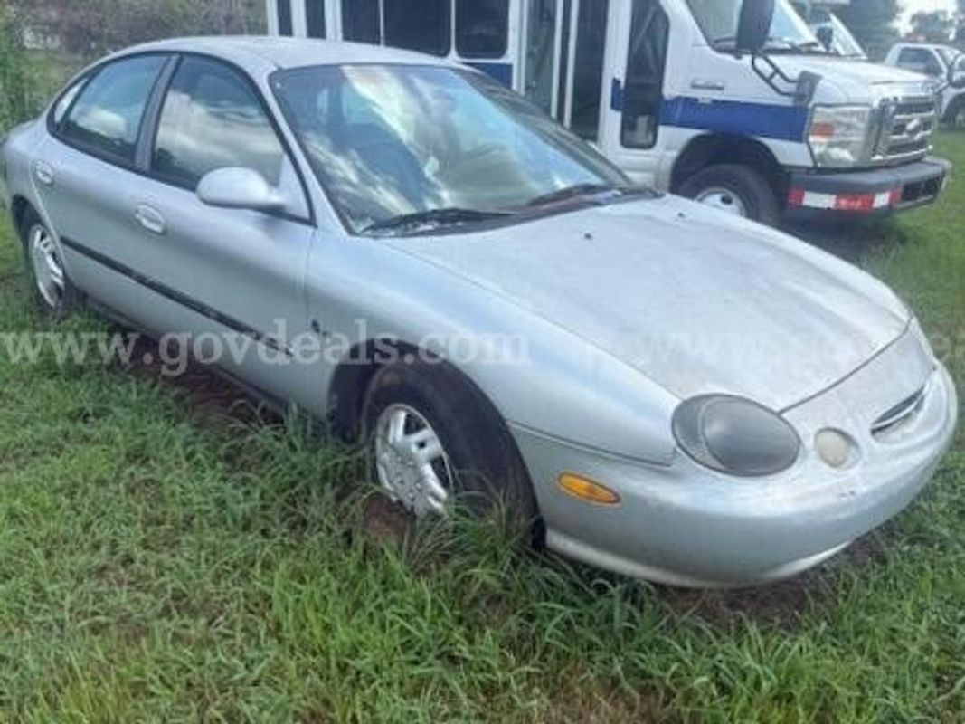 1999 Ford Taurus