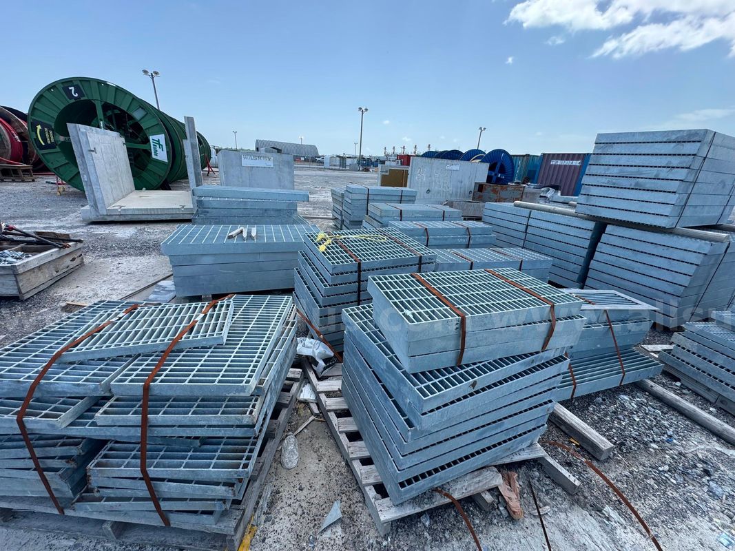 Construction Materials, Grating, 1'3" x 2'11 to 4'2" x 2'8", Galvanized, Qty 292