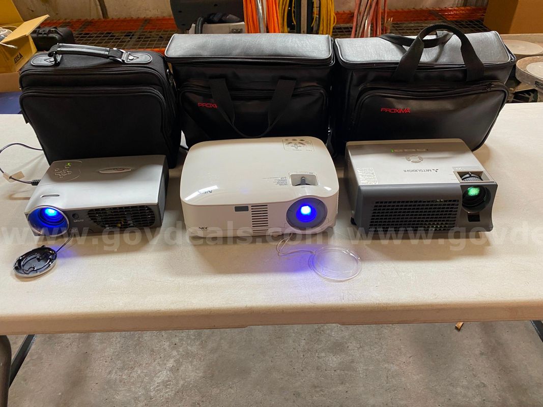 Projectors (Lot of 3)