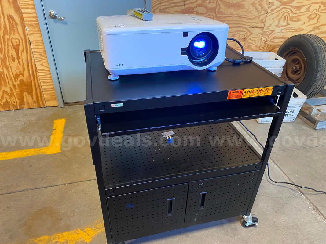 NEC NP4100W Projector with Bretford Cart