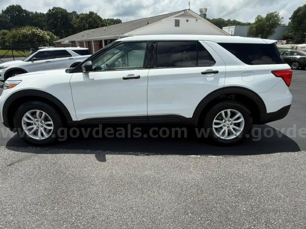 2020 Ford Explorer - Base