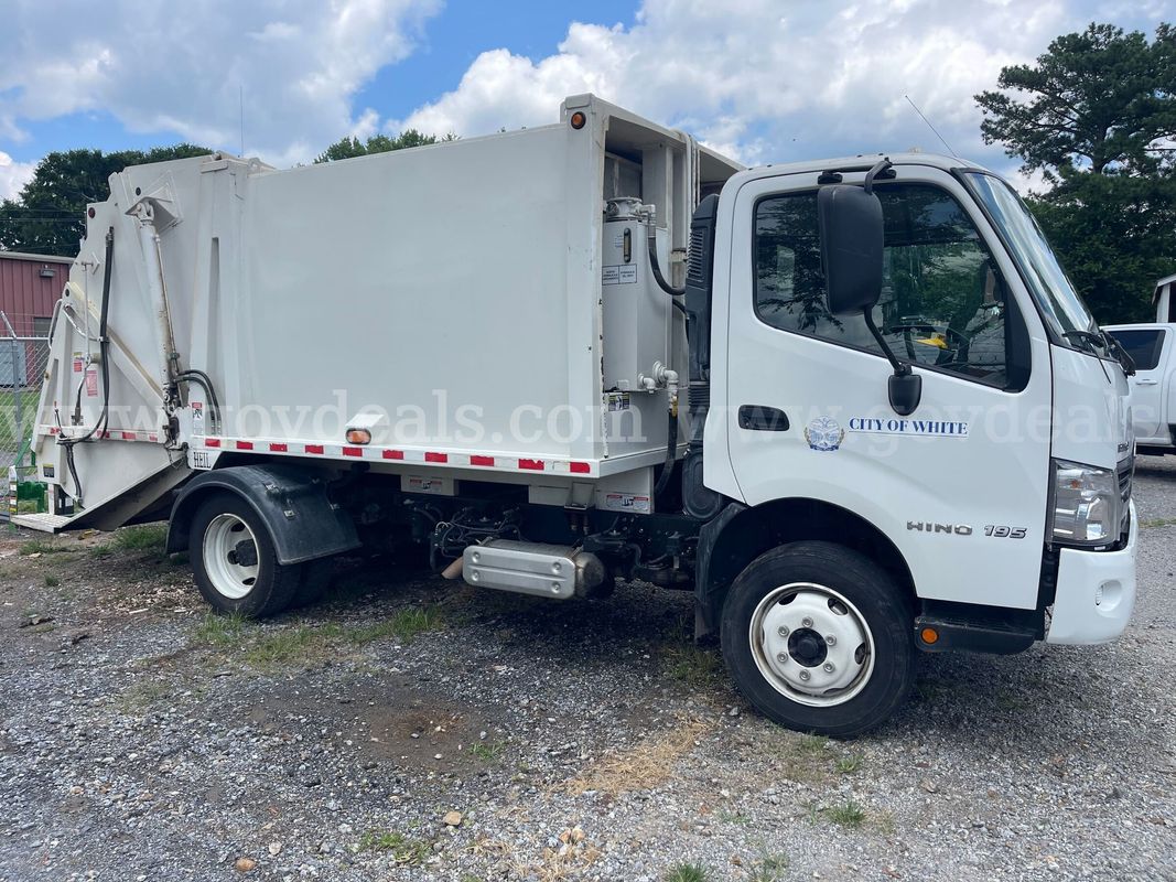 2019 Hino 195 Garbage Truck