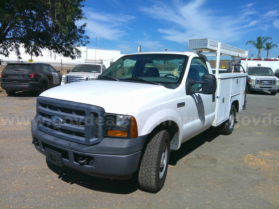 2006 Ford F-350 SD XL 2WD