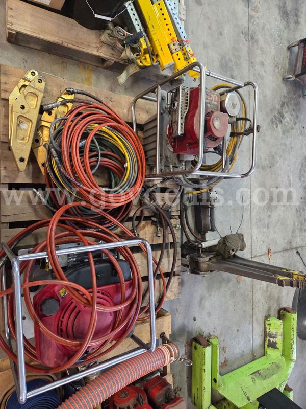 2 Hydraulic Pumps, Jaws, Jaws Ext, Ram, and Hoses