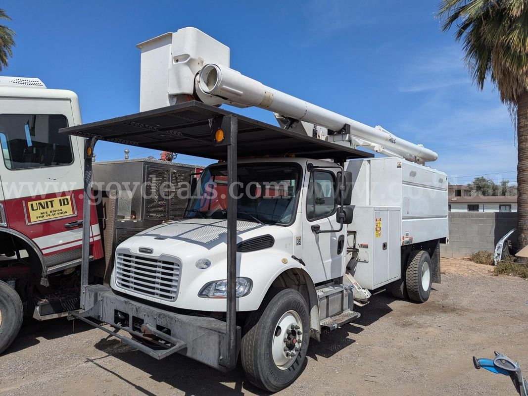2016 Altec LR758 Bucket Mtd on 2016 Freightliner M2 106 S/A Bucket Truck