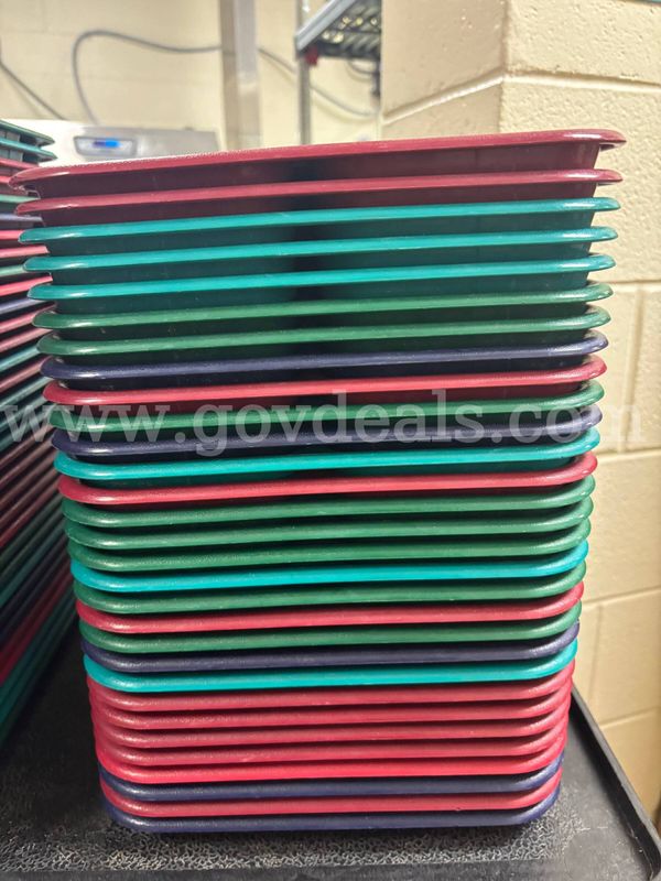 LOT of Approx. 400+ 6 compartment Lunch Trays