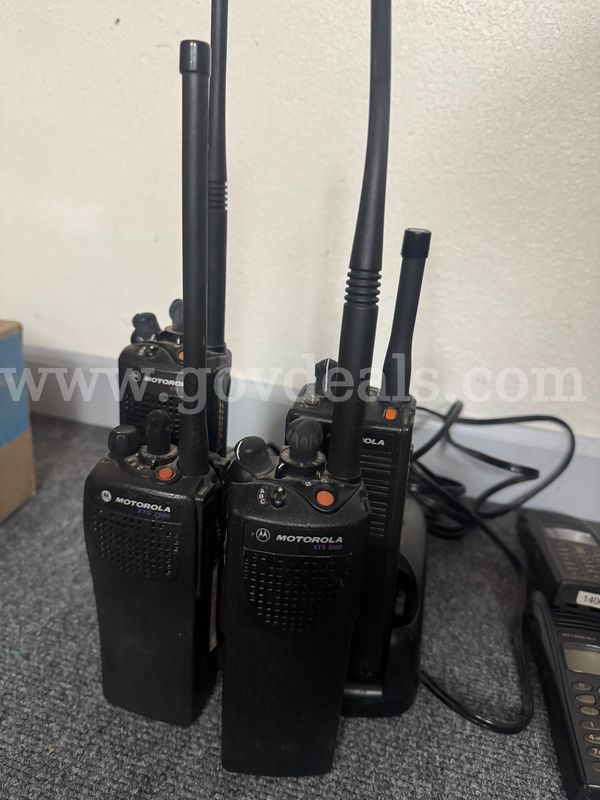 Motorola XTS Series Portable Radios – 4 Unit lot