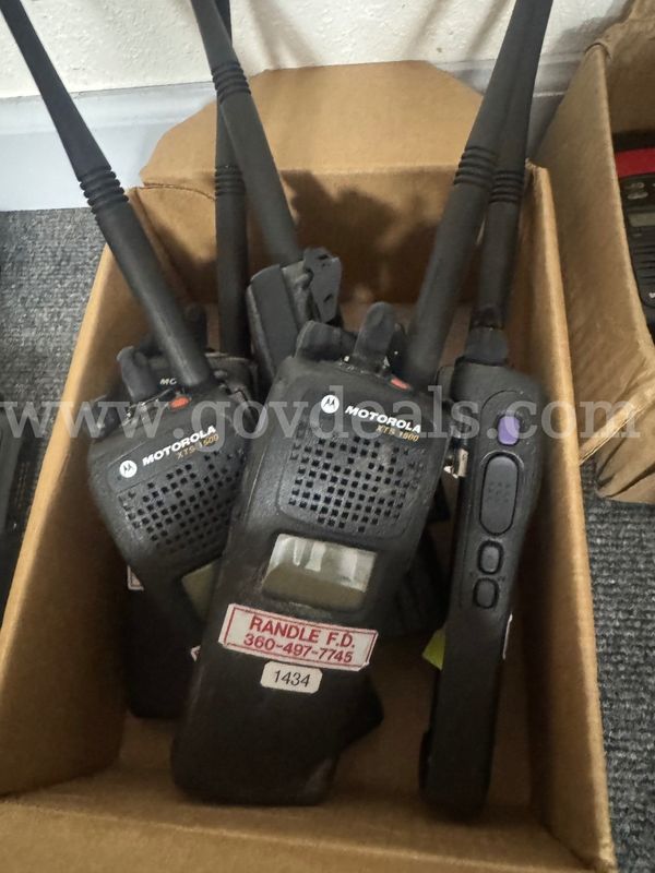 Motorola XTS 1500 Two-Way Radios – 5 Unit lot