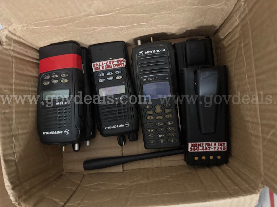 Motorola HT1250 / HT1550 XLS Two-Way Radios – 6 unit lot