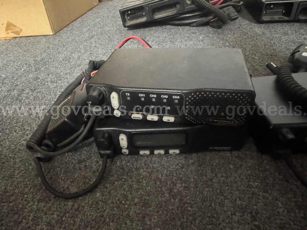 Motorola mobile radio units lot of 2