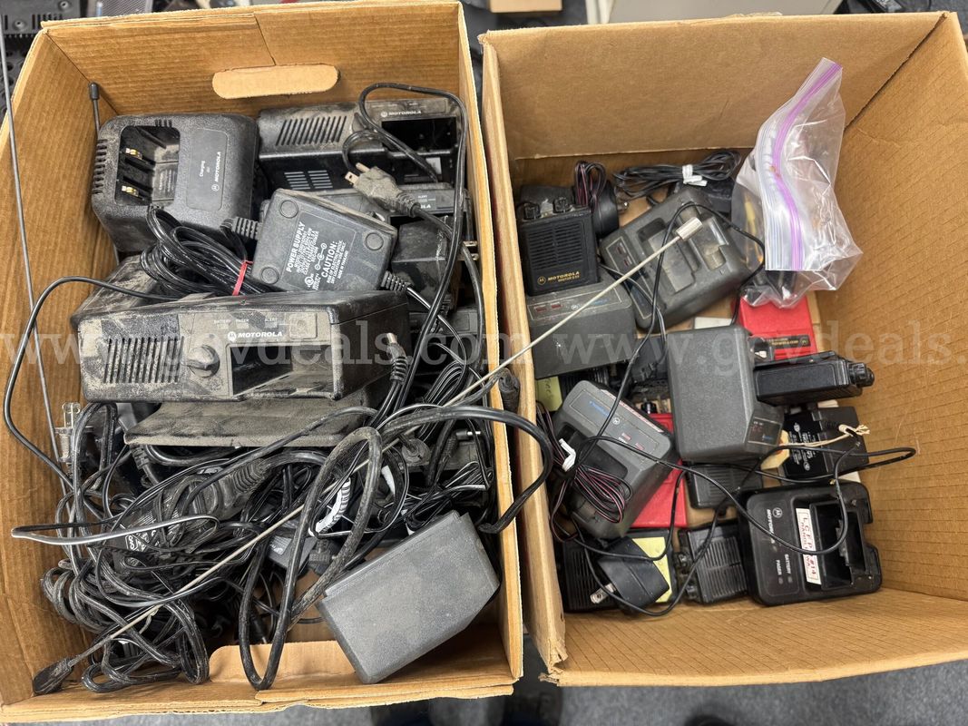 Motorola Monitor Pagers, Chargers & Accessories – Large Lot