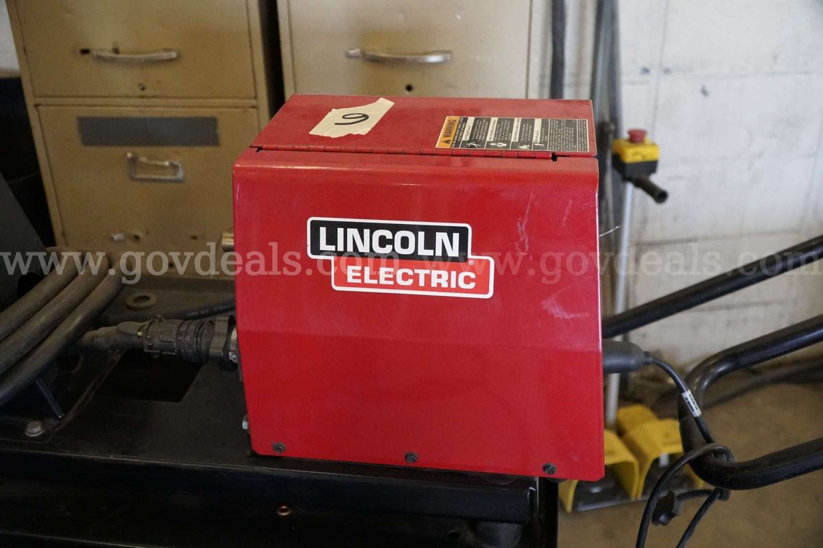 WELDING MACHINE 6 LINCOLN ELECTRIC POWER MIG FEEDER