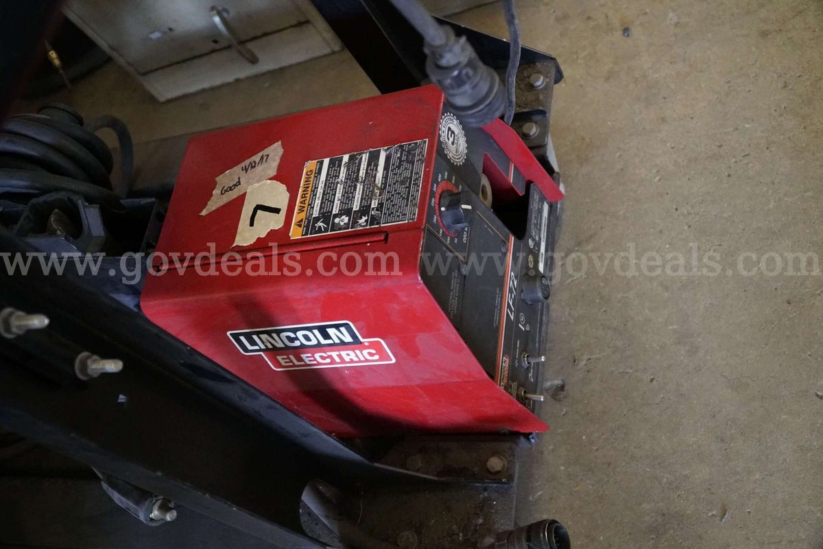 WELDING MACHINE 7 LINCOLN ELECTRIC POWER MIG FEEDER