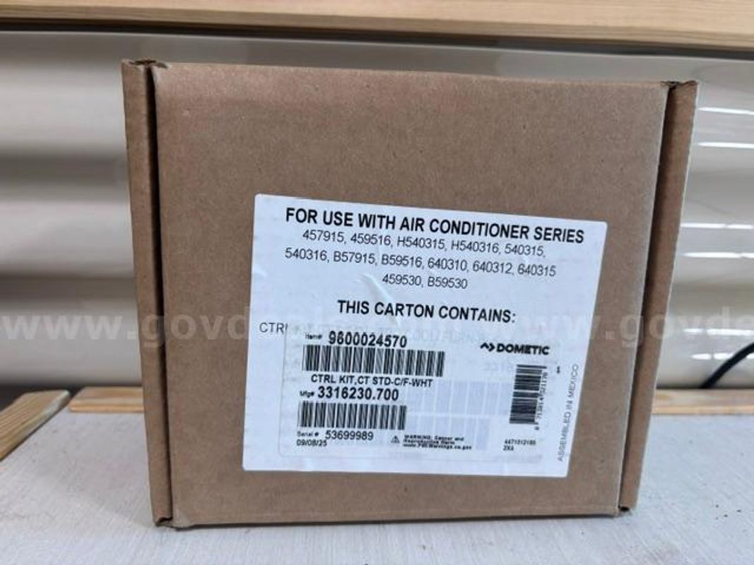 Dometic 26-9431 Single Zone Wall Thermostat — Cool/Furnace — Programmable — 12V DC — New In Box S/H