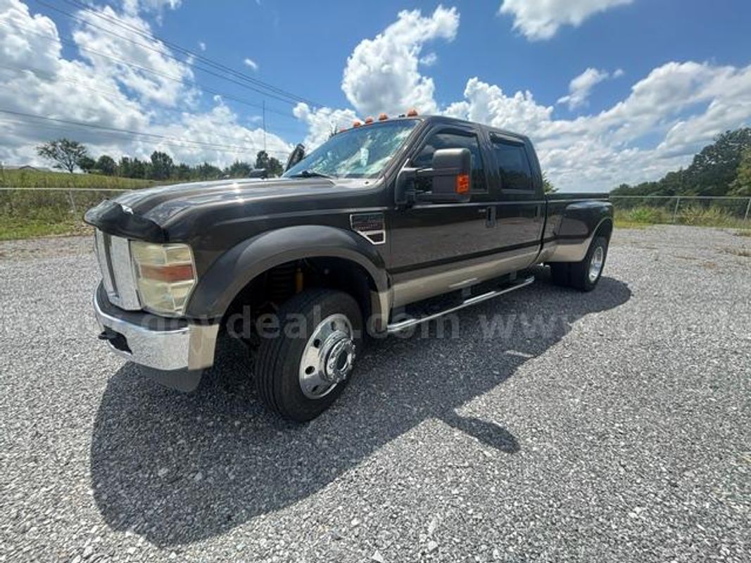 2008 Ford F450 Lariat Super Duty Crew Cab Dually — 6.4L Power Stroke Diesel — Reese 18K 5th Wheel Hitch Included — Clean