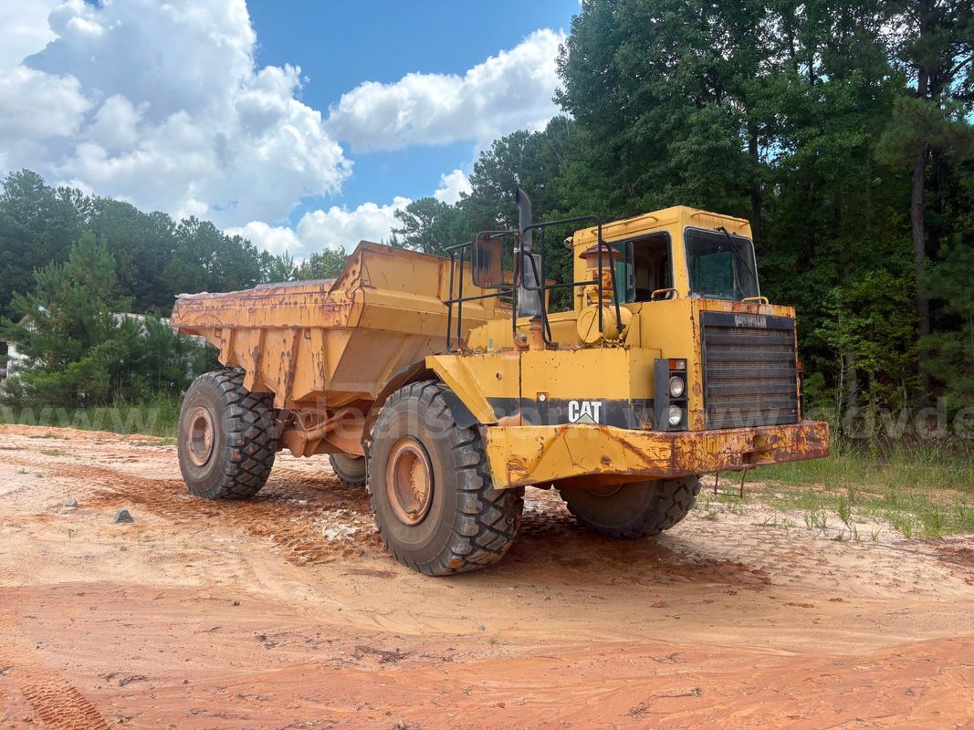 1989 Caterpillar D30D 4x4 Articulated Rear Dump Truck