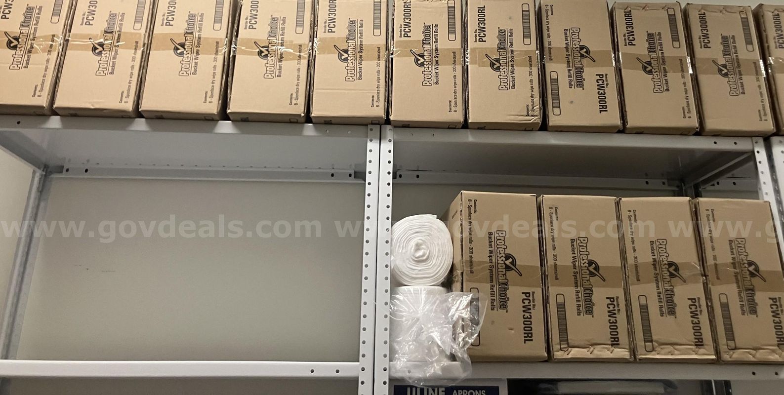 Lot of 21 boxes of dry wipe rolls for refill of bucket wiper system