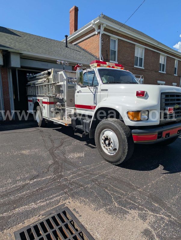 1997 Ford F800 Fire Engine
