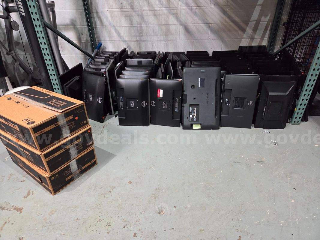 HUGE Lot of Monitors