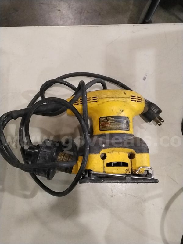 Dewalt Palm Sander