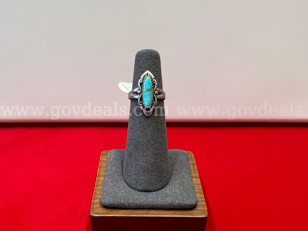 1 SILVER & TURQUOISE RING, 1 SILVER CROSS NECKLACE, 1 GOLD TONE CHAIN, 1 SILVER JEWELRY CLASP & 1 NOVELTY MINI PENNY