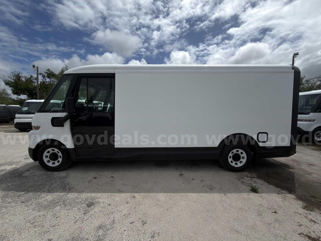 2024 BrightDrop Zevo 600 Base AWD Cargo Delivery Van MSRP $84,900.00 - Brand New, Still Under Warranty