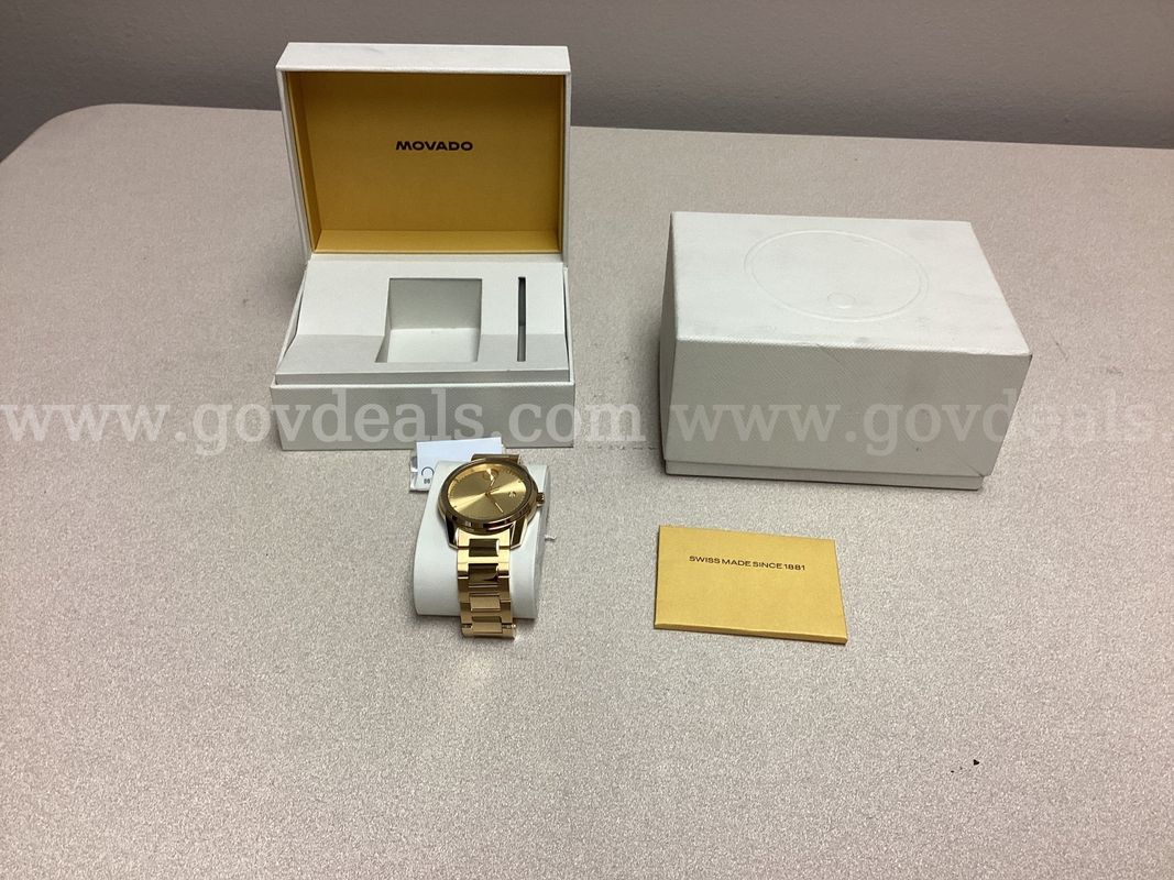 Movado Bold Verso Men’s watch In Gold - Tone Ion- Plated Stainless Steel