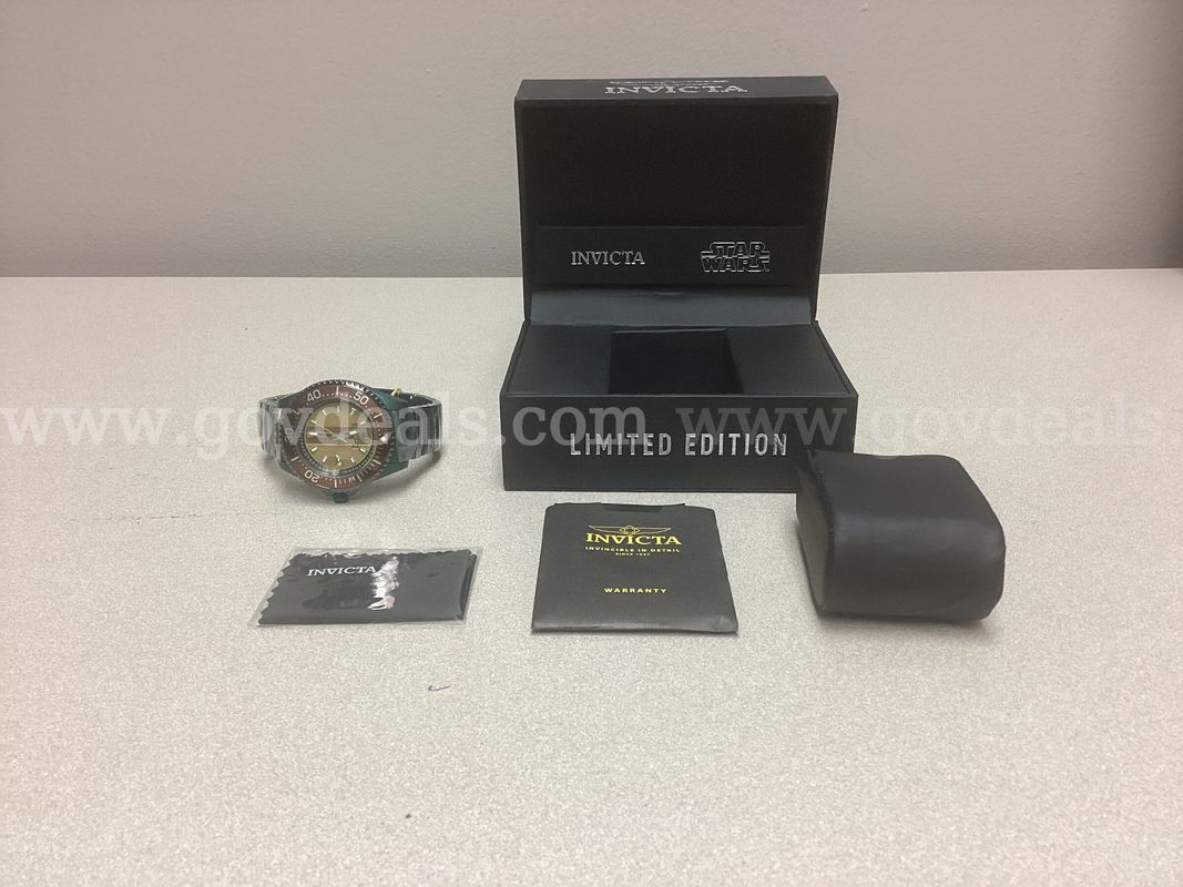 Invicita Star Wars Yoda Men’s Watch