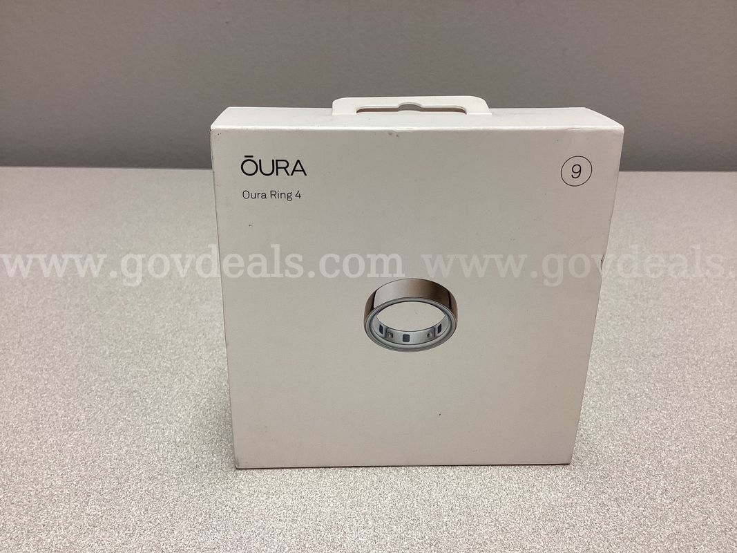 OURA Ring 4 , Rose Gold size 9