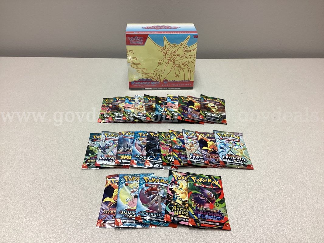 Pokémon Scarlet and Violet Paradox Rift Elite Training Box , 25 Booster Packs