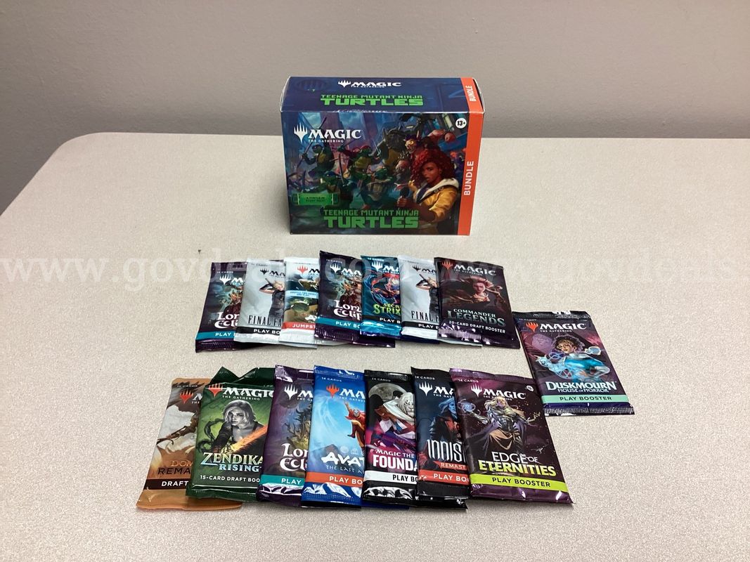 Lot of 1 Magic the Gathering Teenage Mutant Ninja Turtles Bundle, 11 play boosters, 3 Draft Boosters, 1Jumpstart Booster