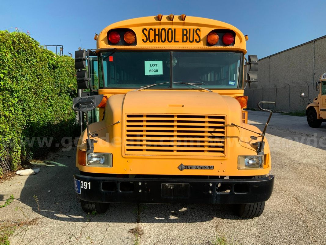 2000 International School Bus