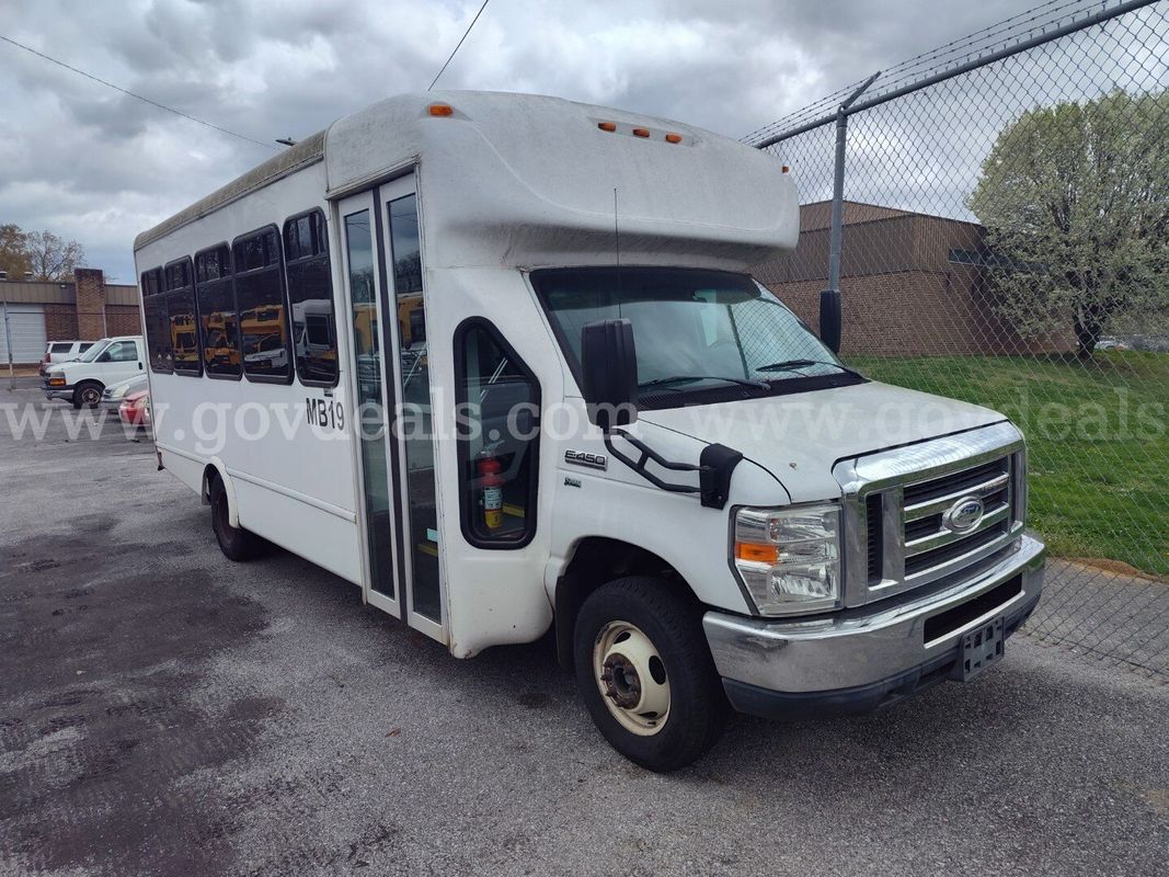 2015 Ford Econoline E450