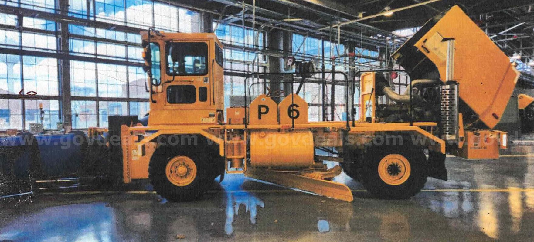 2003 Osh Kosh M1070
