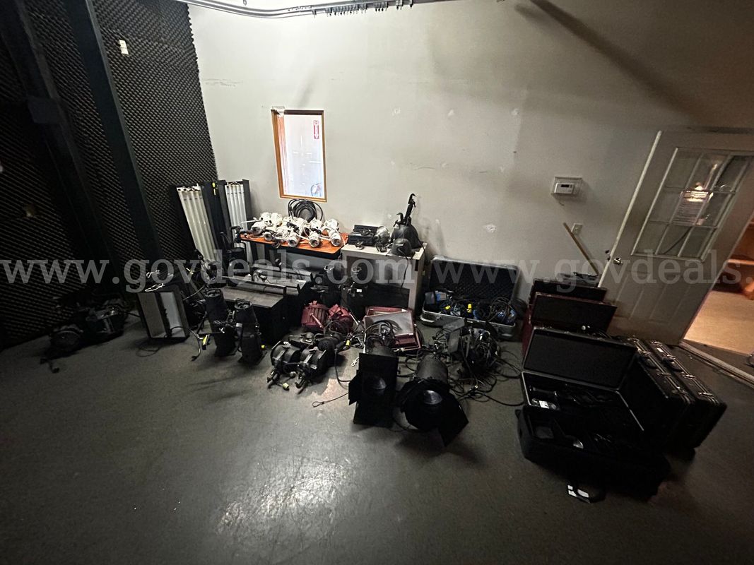 LARGE STUDIO LIGHT COLLECTION