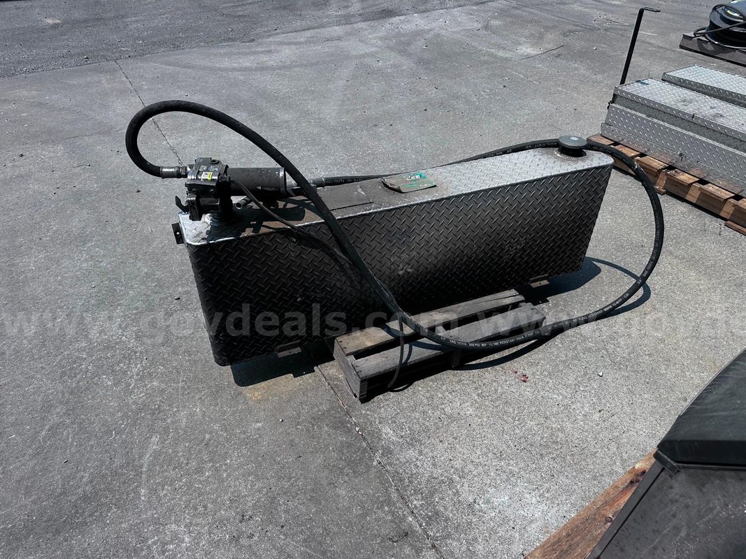 40 Gallon Auxiliary Fuel Tank with Pump