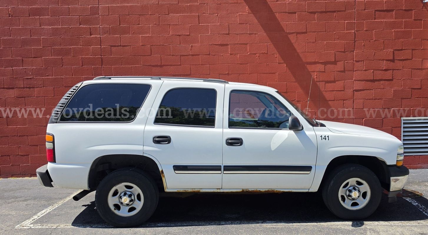 2005 5 Passenger Chevy Tahoe