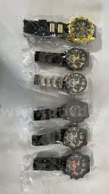 SHIPPING AVAILABLE 6 styles of men's sports chronograph watches with different colorways and straps(W1-05)