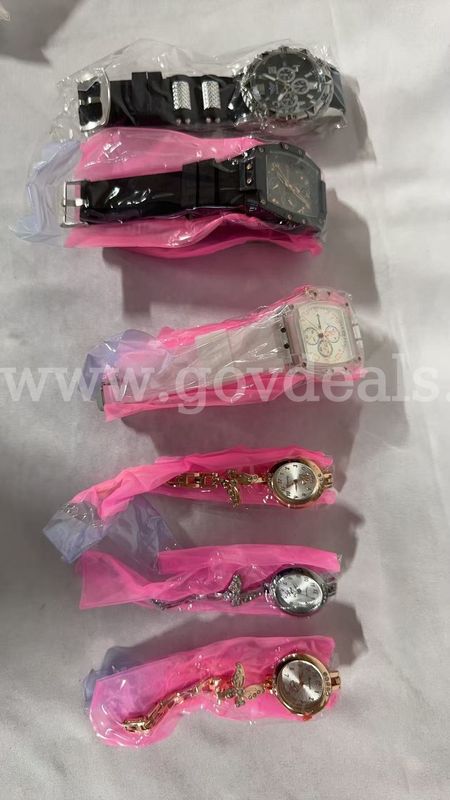 SHIPPING AVAILABLE 6pcs Mixed Men Women Quartz Watch Lot Silicone Sports Tonneau Square Ladies Butterfly(W1-022)