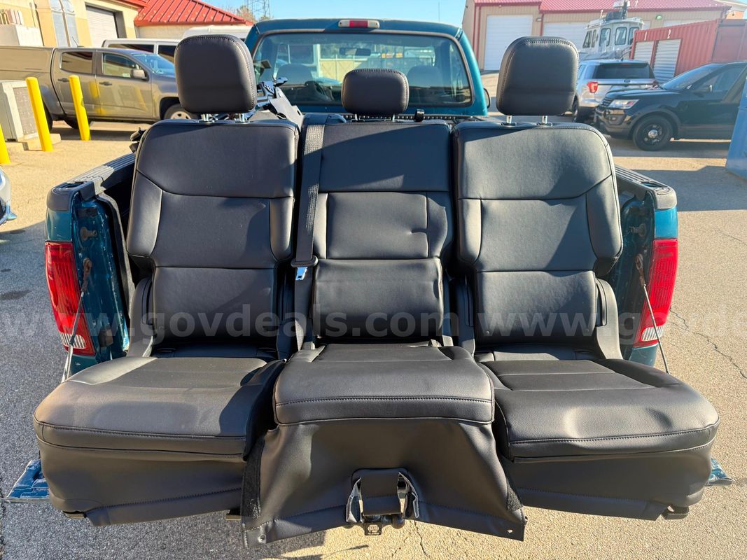 2025 Ford Explorer 2nd Row Seats – 8 Sets / 24 Seats Total – New