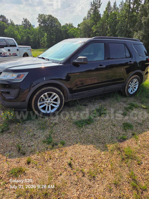 2017 Ford Explorer. WE HAVE TITLE
