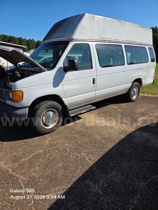 2006 Ford Econoline. HANDICAP VAN. WE HAVE TITLE.