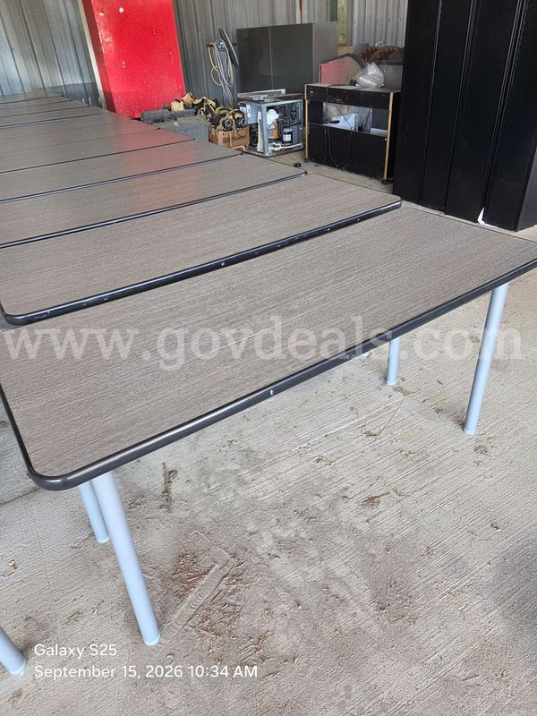 1 LOT OF 12 TABLES