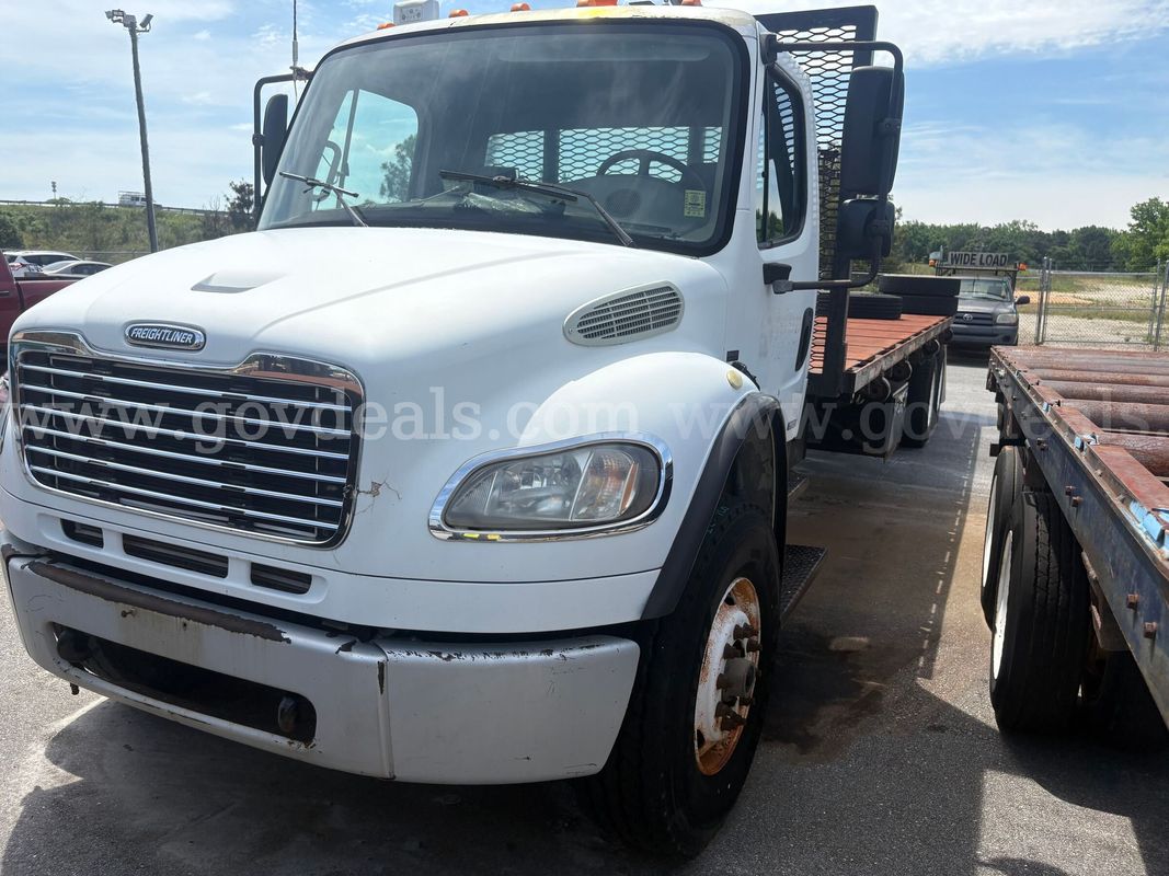 2007 Freightliner M2 106 T/A Truss Flatbed-Inoperable