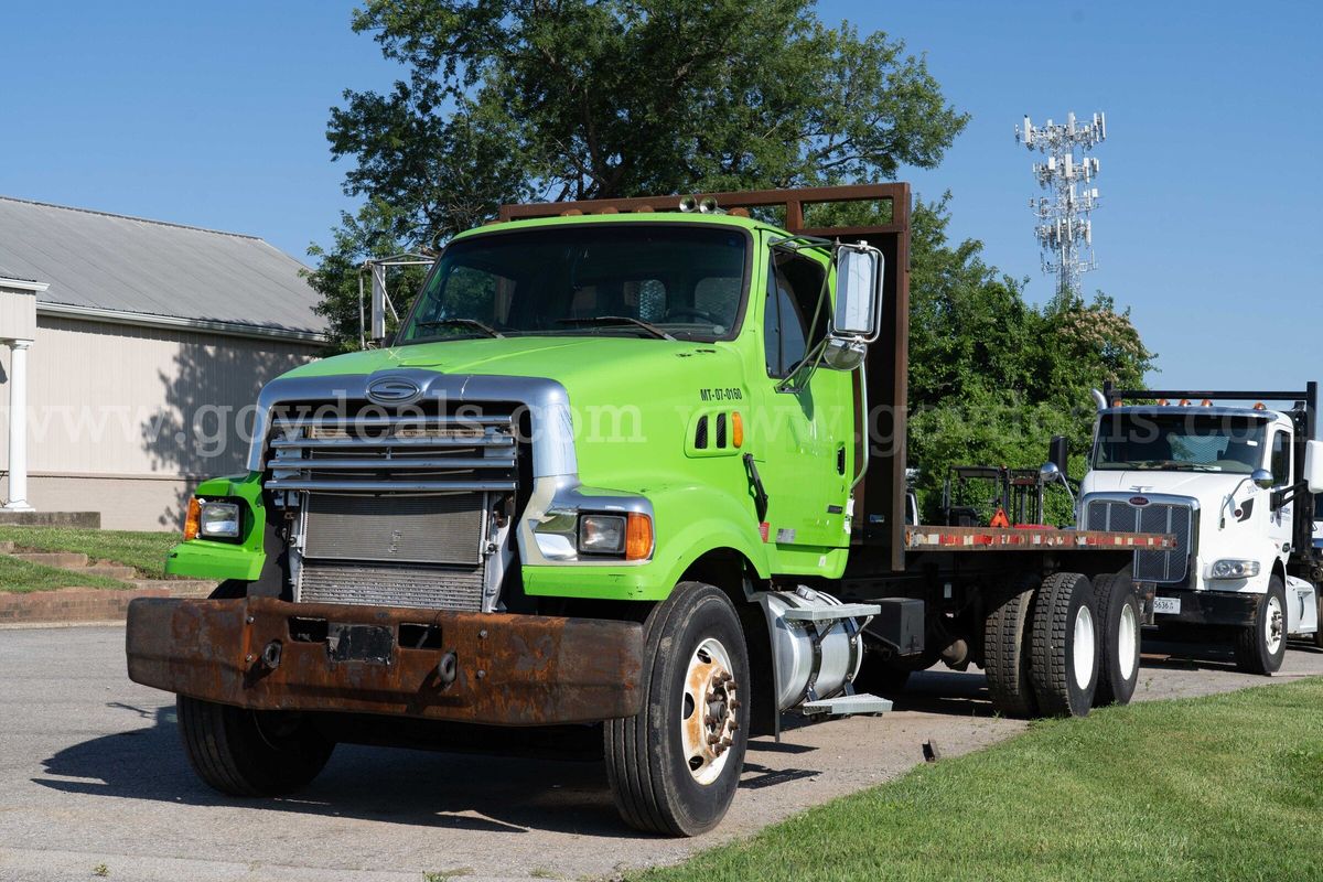 2008 Sterling LT9513 T/A Flatbed Truck