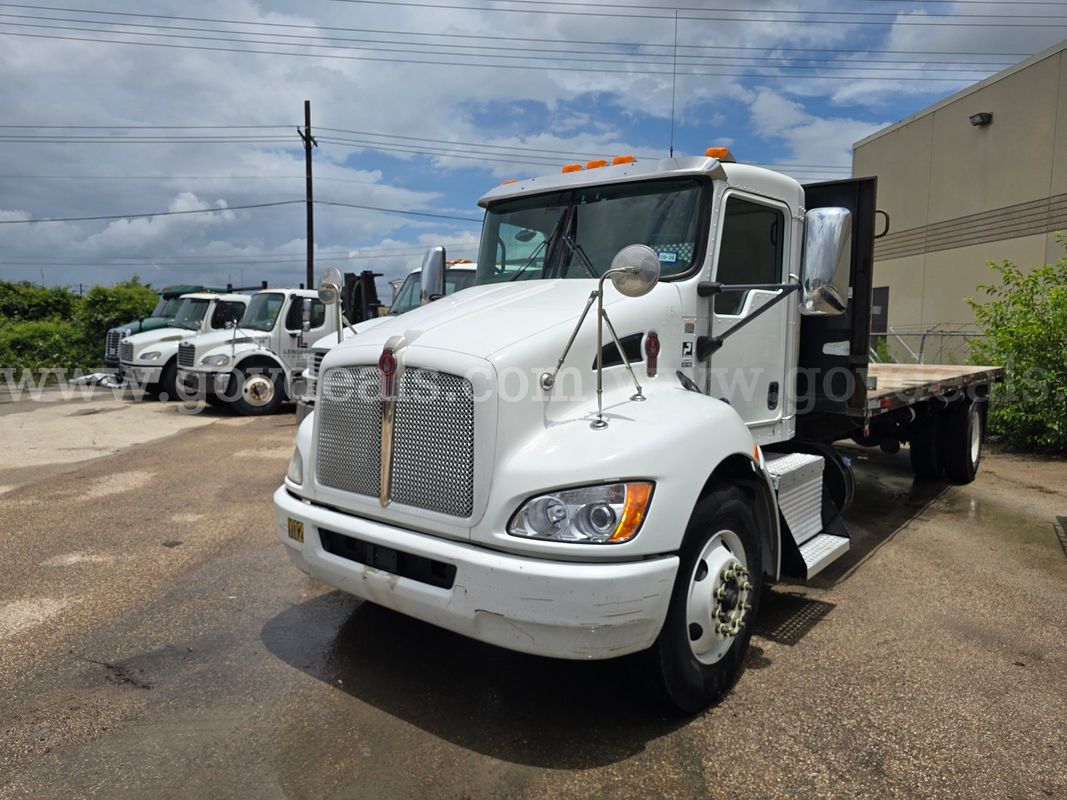 2020 Kenworth T370 S/A Flatbed Truck