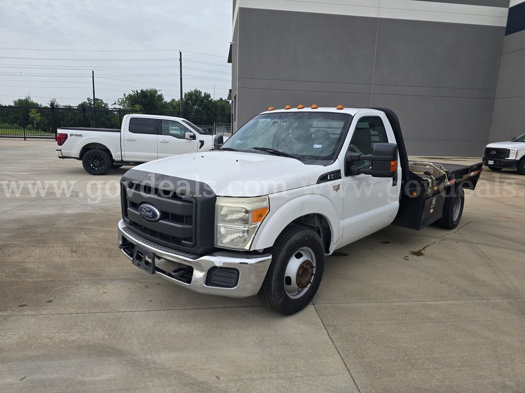 2015 Ford F-350 SD Flatbed Dually