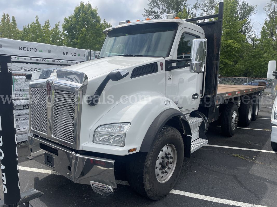 2019 Kenworth T800 Tri/A Flatbed Truck-Inoperable