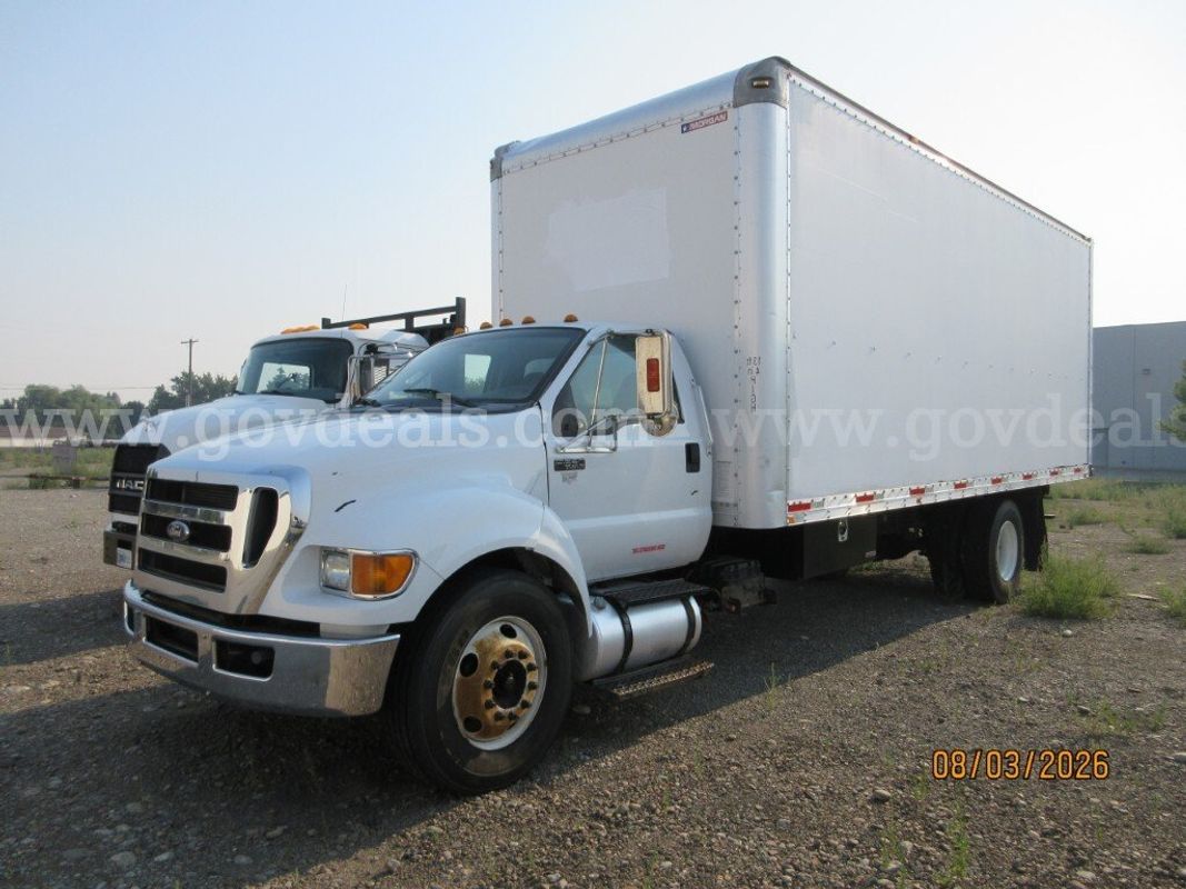 2013 Ford F-650 XLT SD S/A Box Truck